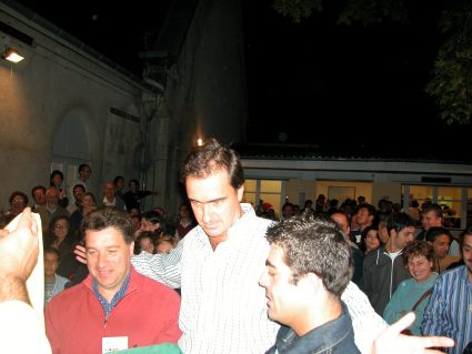 Giorgio da Sora (con la maglia rossa) festeggia lo stagiaire dell'anno 2002